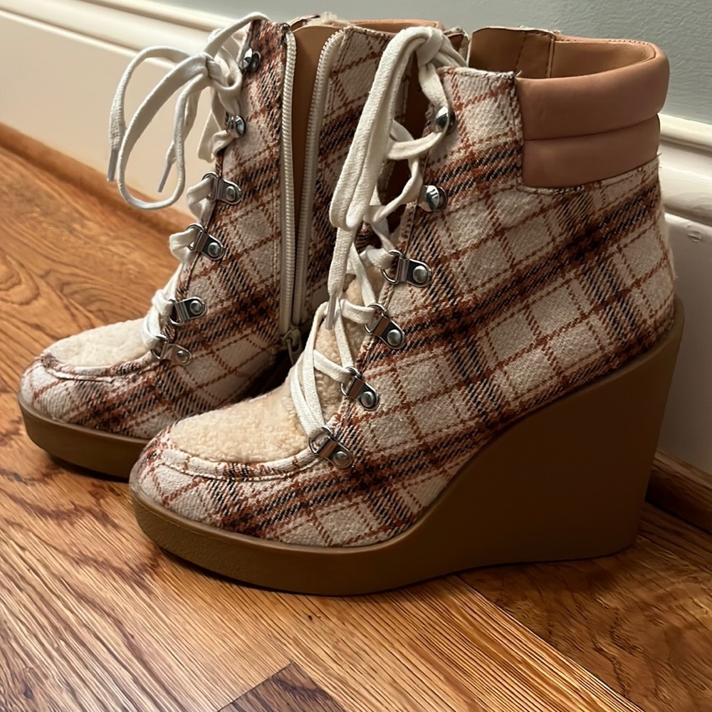 Jessica Simpson plaid wedge bootie size 8
